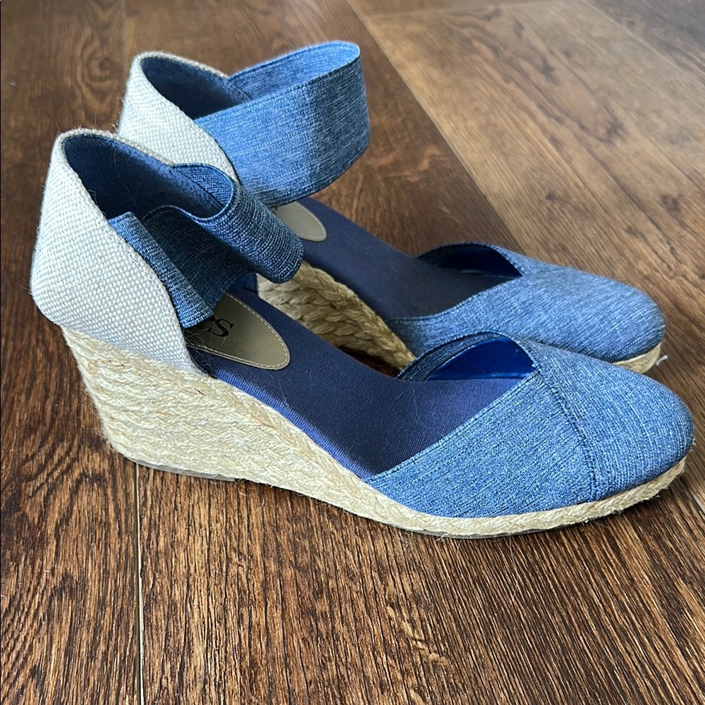 Stylish Blue Wedge Sandals